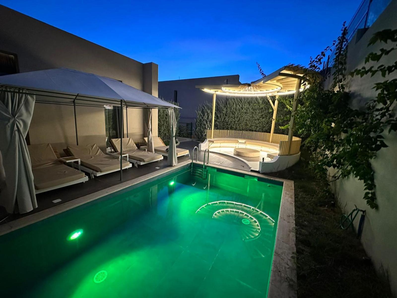 Vila 122b Palase Privat Pool Willa