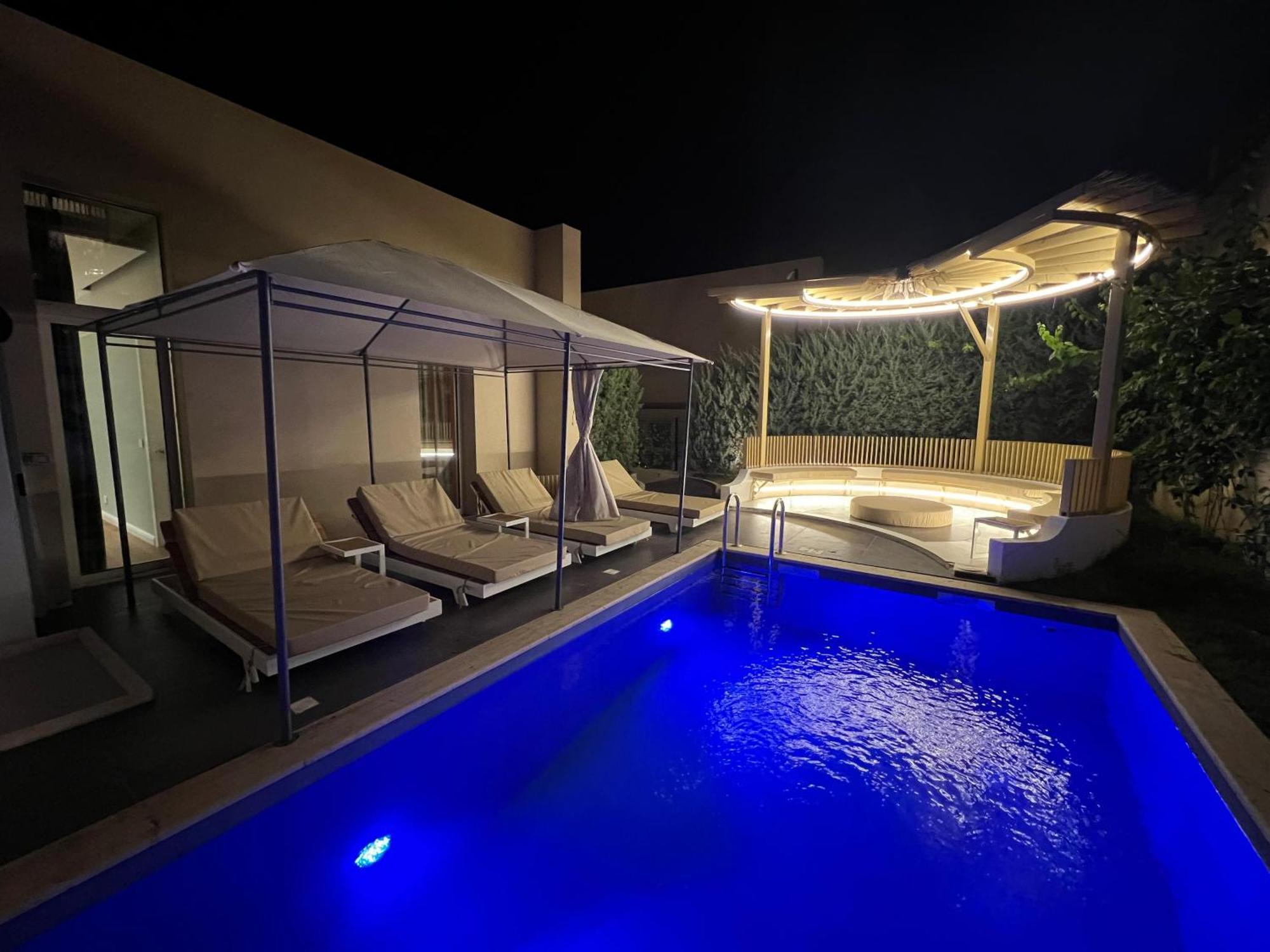 Vila 122b Palase Privat Pool Willa